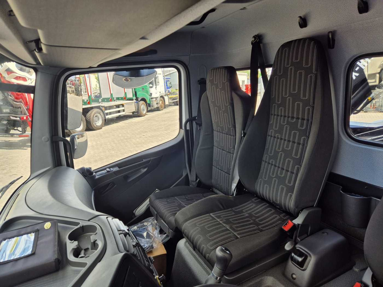 Kipper Transporter Mercedes-Benz Atego 823 KK Kipper+Kran+Funk+Greifersteuerung: das Bild 15