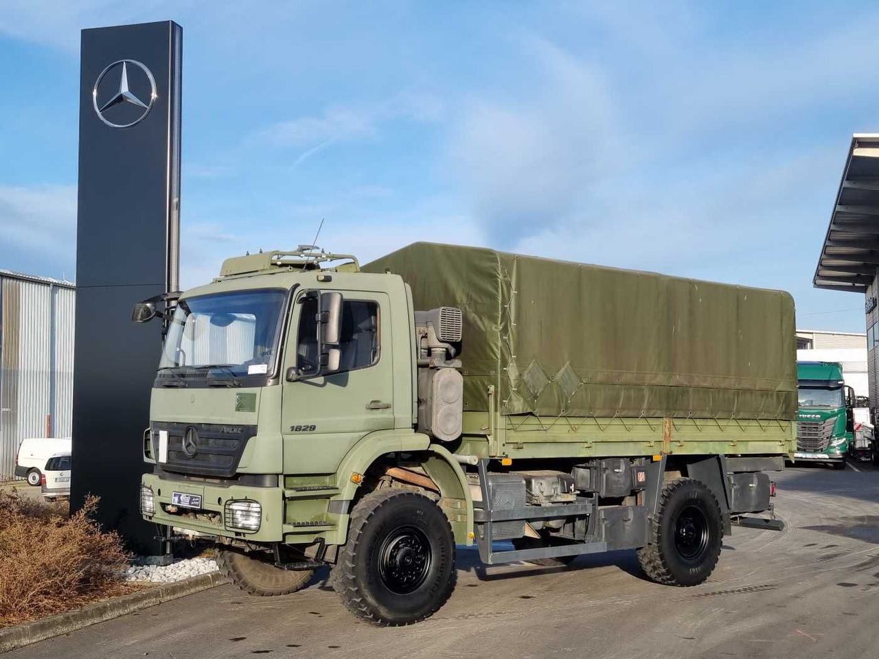 Mercedes-Benz Axor 1829 A 4x4 Pritsche/Plane 10 Stück - Plane LKW: das Bild 3 Mercedes-Benz Axor 1829 A 4x4 Pritsche/Plane 10 Stück - Plane LKW: das Bild 3