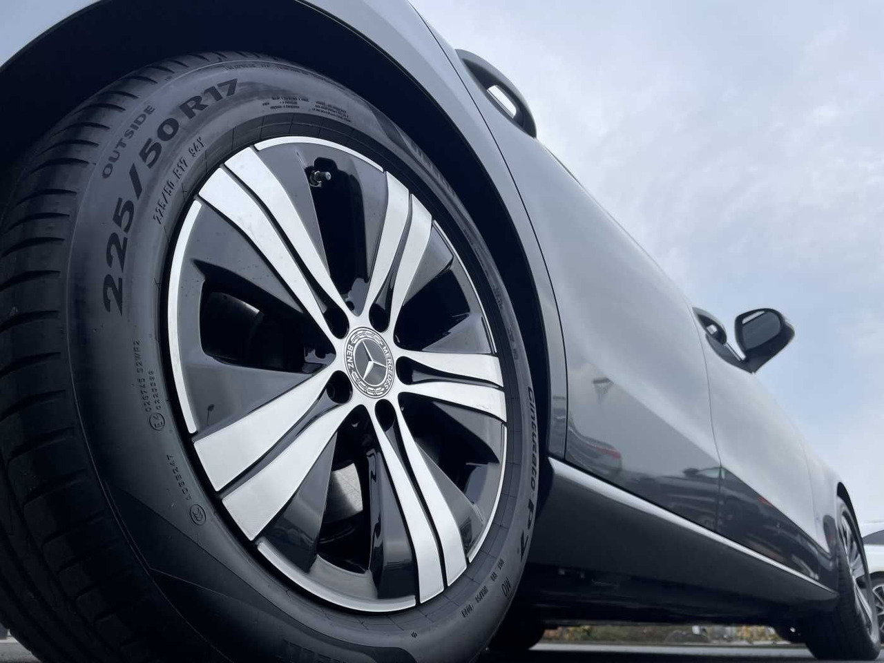 Mercedes-Benz C 180 T 9G AVANTGARDE+R-Kamera +PANO+SHZ+SPIEGEL - PKW: das Bild 5 Mercedes-Benz C 180 T 9G AVANTGARDE+R-Kamera +PANO+SHZ+SPIEGEL - PKW: das Bild 5
