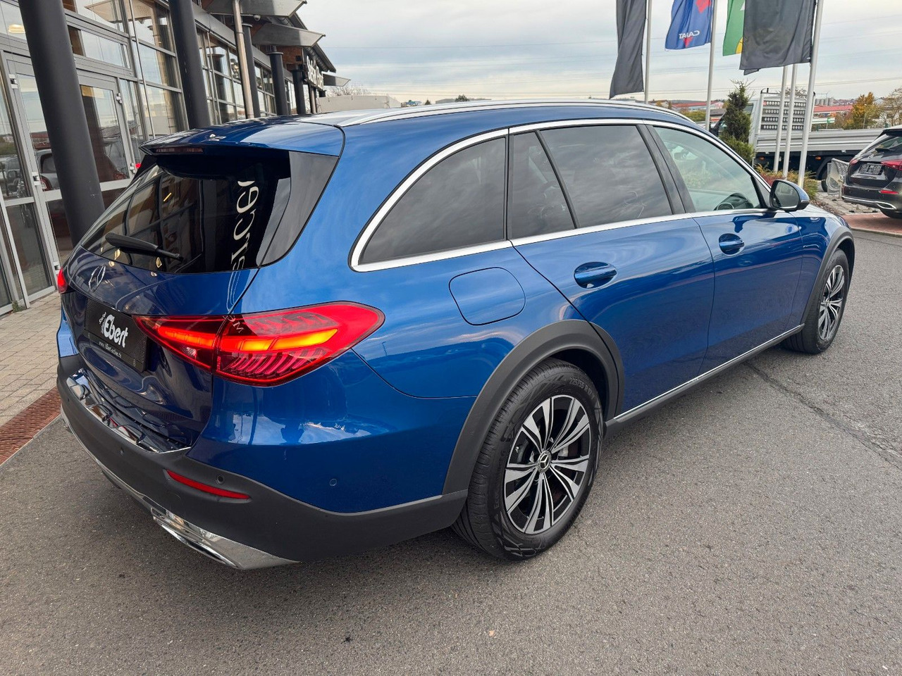 Mercedes-Benz C 200 T All Terrain 4M+Ambiente+360+Augmented - Kombi: das Bild 4 Mercedes-Benz C 200 T All Terrain 4M+Ambiente+360+Augmented - Kombi: das Bild 4