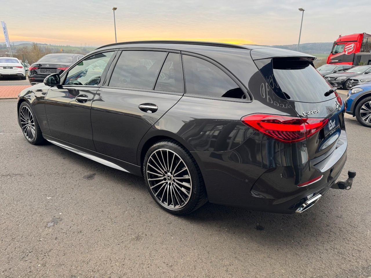 Mercedes-Benz C 220d T AMG Digital+AHK+Pano+Memory+360°+SKLIMA - Kombi: das Bild 3 Mercedes-Benz C 220d T AMG Digital+AHK+Pano+Memory+360°+SKLIMA - Kombi: das Bild 3