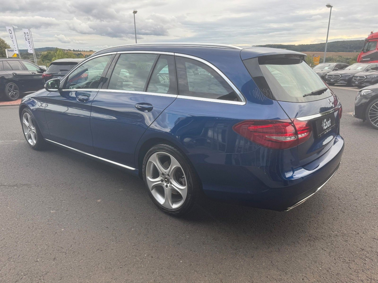 Mercedes-Benz C 300 T Avantgarde+Ambiente+LED+IHC+SpiegelP - Kombi: das Bild 3 Mercedes-Benz C 300 T Avantgarde+Ambiente+LED+IHC+SpiegelP - Kombi: das Bild 3