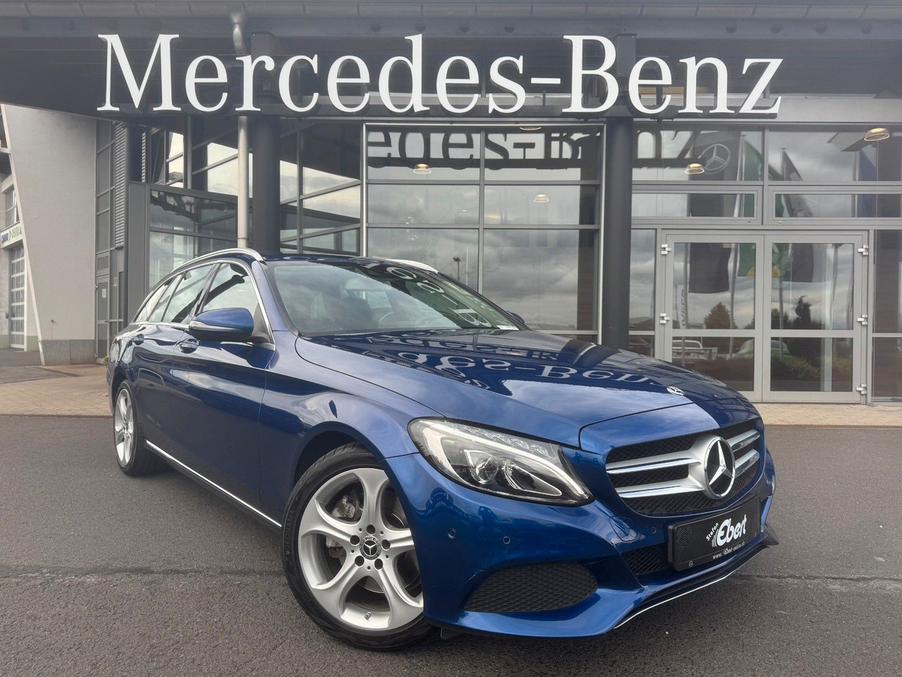 Mercedes-Benz C 300 T Avantgarde+Ambiente+LED+IHC+SpiegelP - Kombi: das Bild 1 Mercedes-Benz C 300 T Avantgarde+Ambiente+LED+IHC+SpiegelP - Kombi: das Bild 1