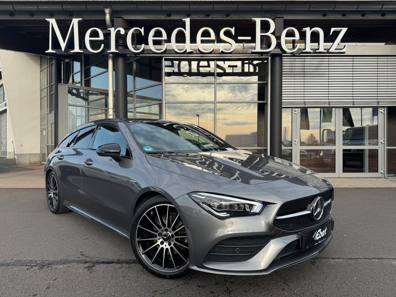 Mercedes-Benz CLA 200d SB Edition+AMG+AHK+MultiBeam+Ambiente - Kombi: das Bild 1 Mercedes-Benz CLA 200d SB Edition+AMG+AHK+MultiBeam+Ambiente - Kombi: das Bild 1