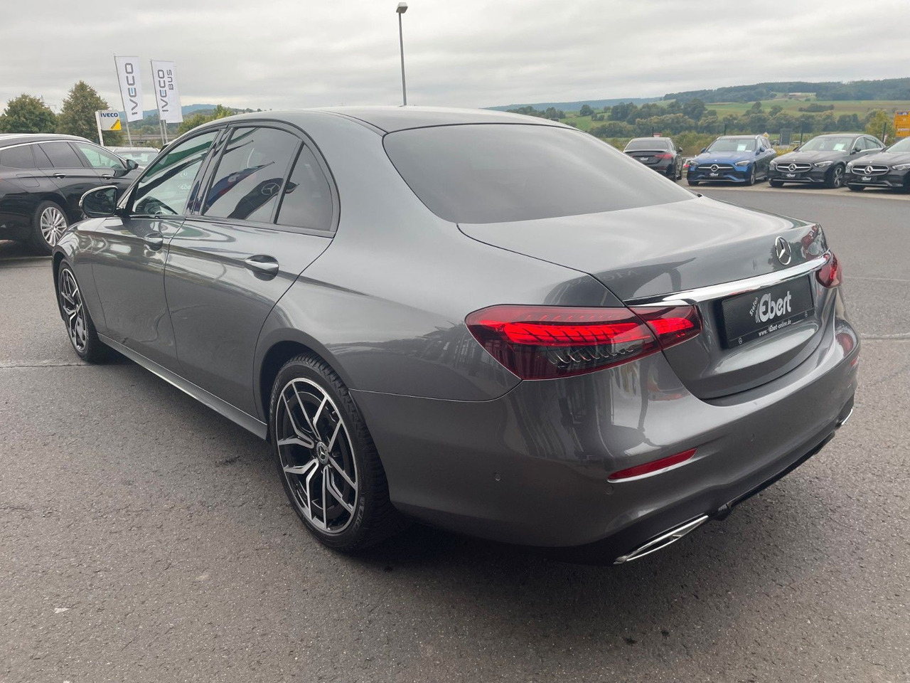 Mercedes-Benz E 220 d AMG+MBeam+Pano+Distr+R-Kamera - Limousine: das Bild 3 Mercedes-Benz E 220 d AMG+MBeam+Pano+Distr+R-Kamera - Limousine: das Bild 3