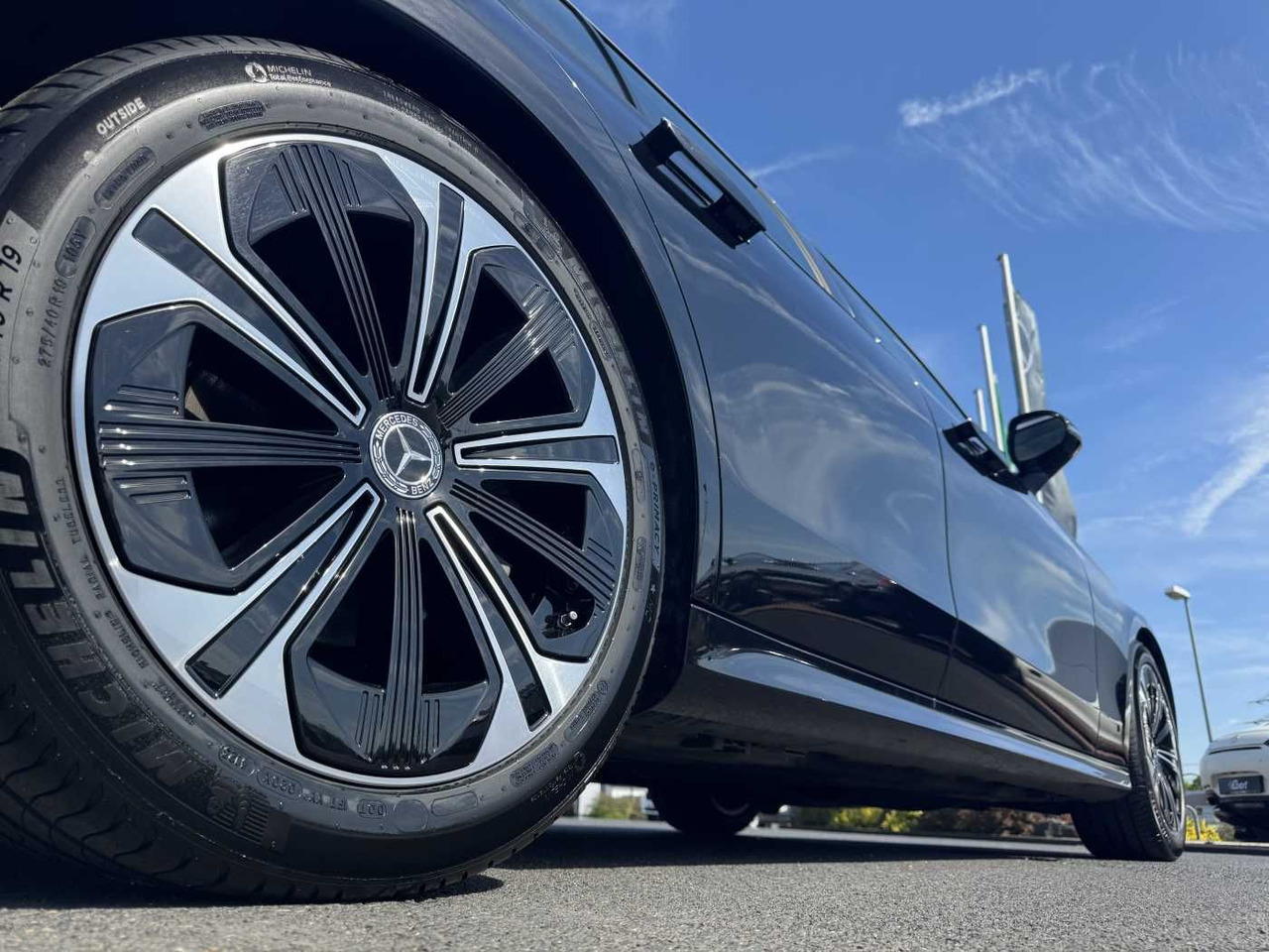 Mercedes-Benz E 220d Avantgarde+Pano+AHK+Distr+19Zoll+MBUX - PKW: das Bild 5 Mercedes-Benz E 220d Avantgarde+Pano+AHK+Distr+19Zoll+MBUX - PKW: das Bild 5
