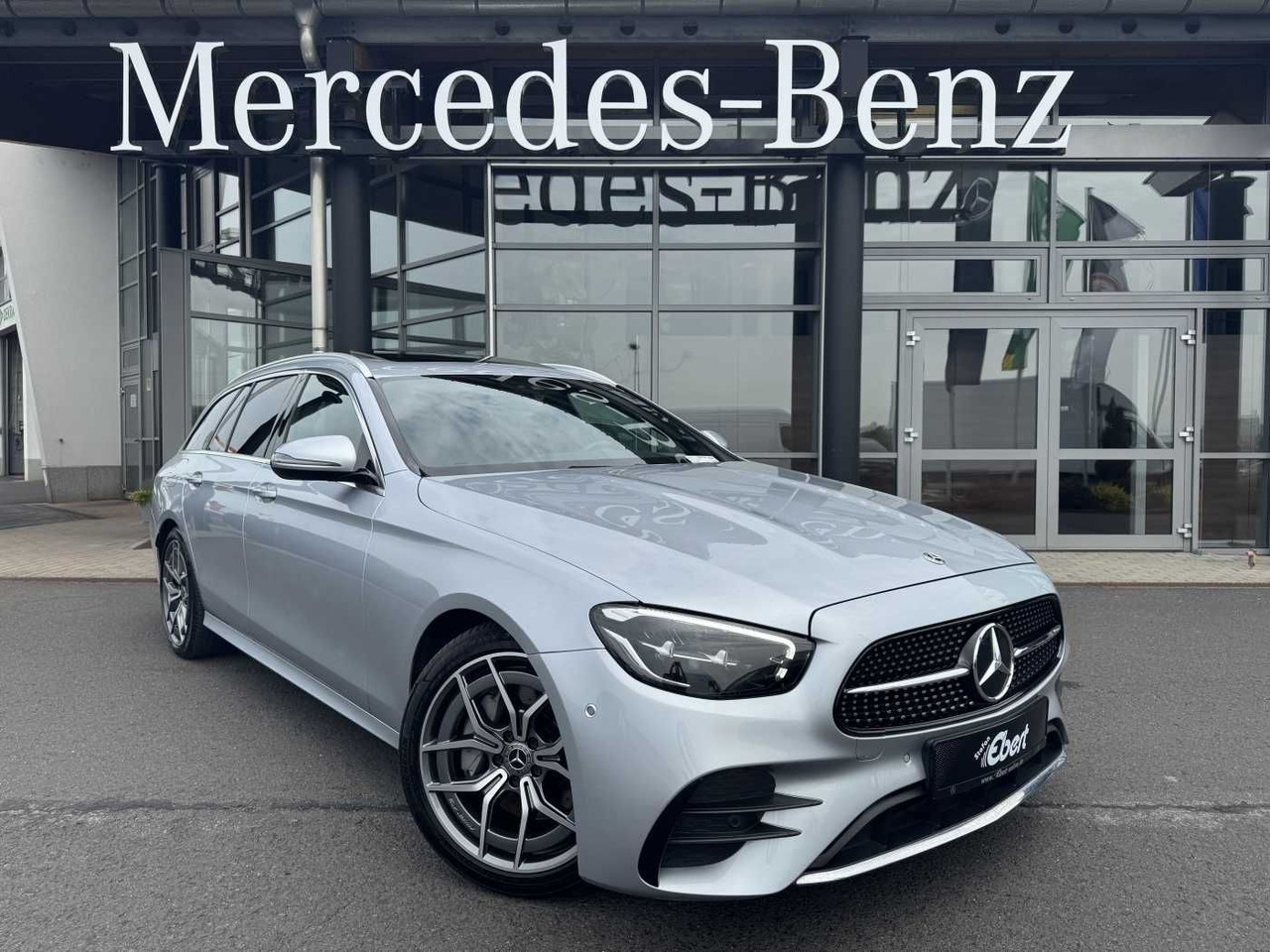 Mercedes-Benz E 220d T AMG+AHK+ESD+RKamera+TotW+ Ambiente - PKW: das Bild 1 Mercedes-Benz E 220d T AMG+AHK+ESD+RKamera+TotW+ Ambiente - PKW: das Bild 1