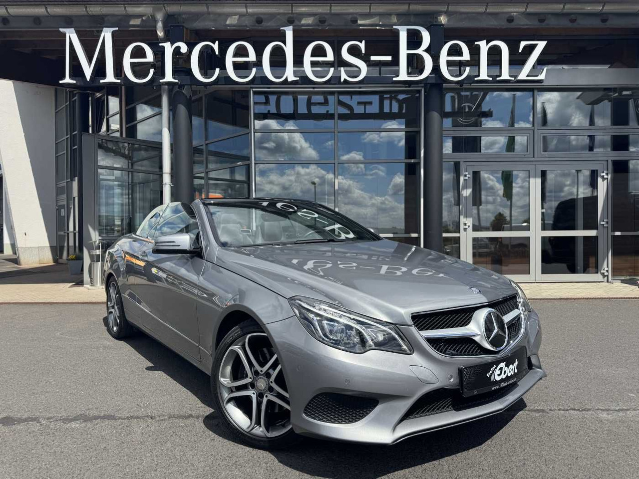 Mercedes-Benz E 300 Cabrio Sportpaket+Distr+Airscarf+SitzKlima - PKW: das Bild 1 Mercedes-Benz E 300 Cabrio Sportpaket+Distr+Airscarf+SitzKlima - PKW: das Bild 1