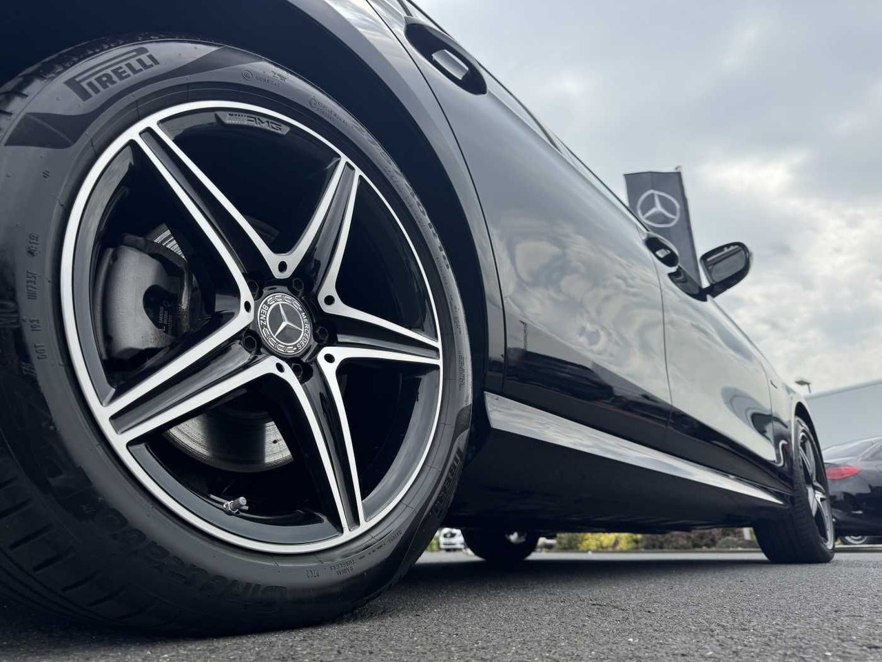 Mercedes-Benz E 300de 9G AMG+Pano+Memory+Ambiente+ RFK+Night - Limousine: das Bild 5 Mercedes-Benz E 300de 9G AMG+Pano+Memory+Ambiente+ RFK+Night - Limousine: das Bild 5