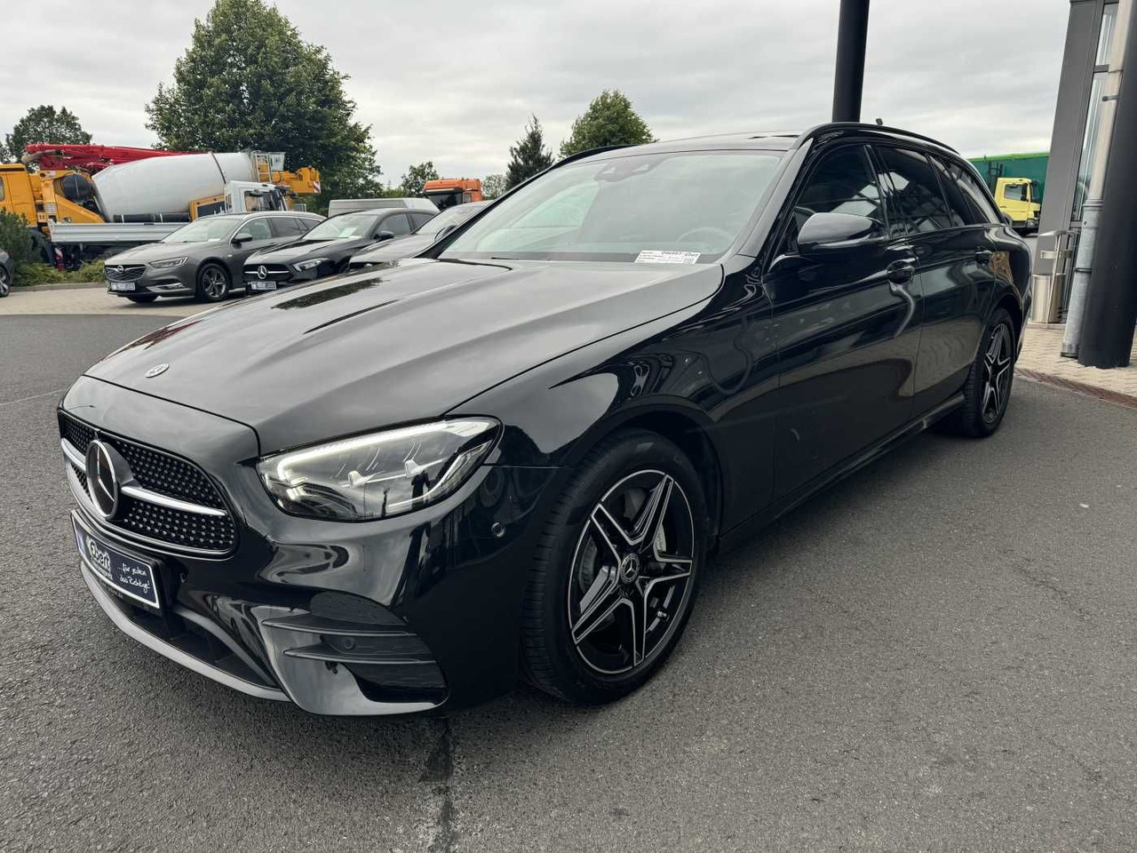 Mercedes-Benz E 300de T AMG+Pano+DistrPlus+Night +AHK+360+Ambi - PKW: das Bild 2 Mercedes-Benz E 300de T AMG+Pano+DistrPlus+Night +AHK+360+Ambi - PKW: das Bild 2
