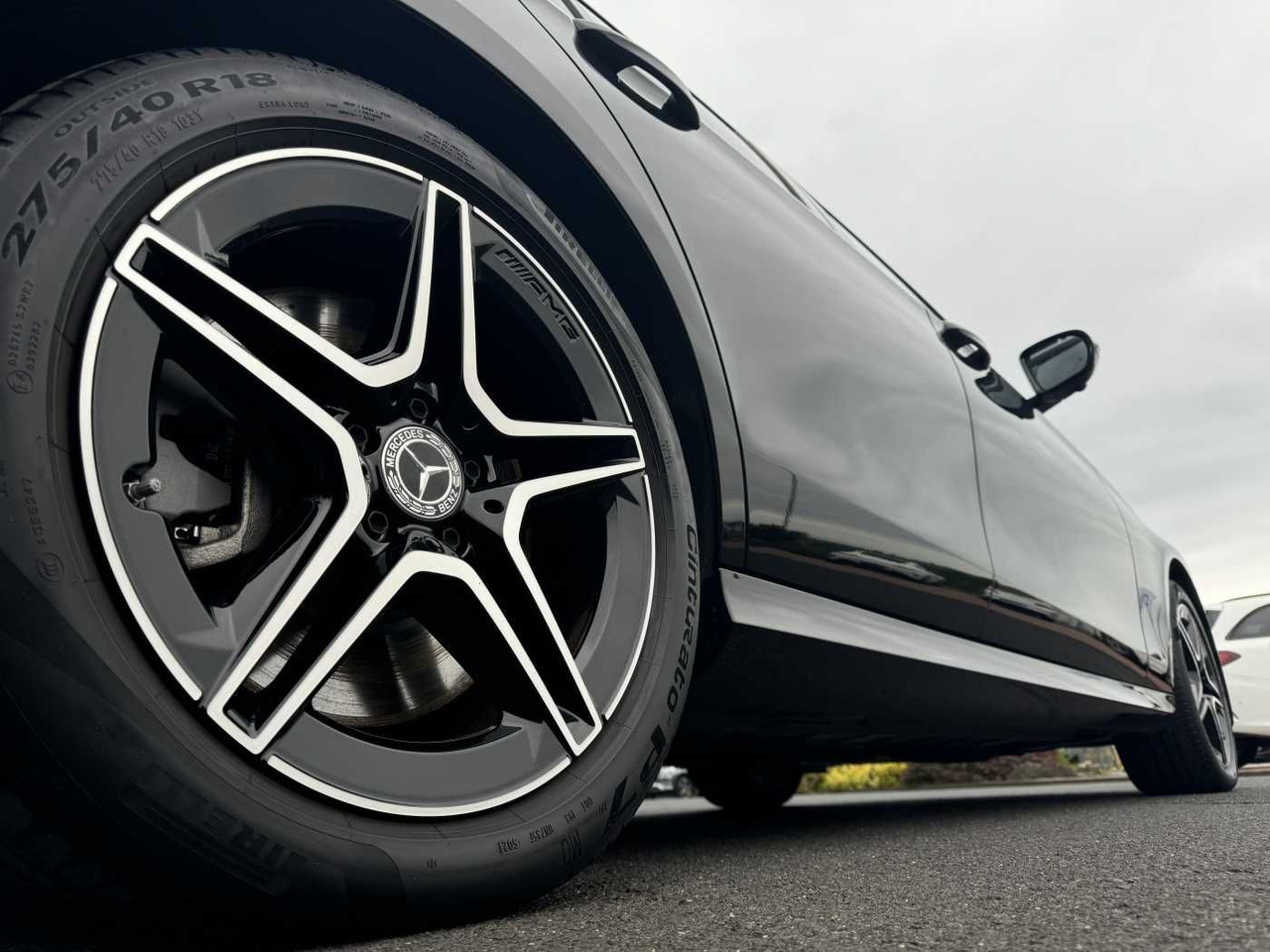 Mercedes-Benz E 300de T AMG+Pano+DistrPlus+Night +AHK+360+Ambi - PKW: das Bild 5 Mercedes-Benz E 300de T AMG+Pano+DistrPlus+Night +AHK+360+Ambi - PKW: das Bild 5