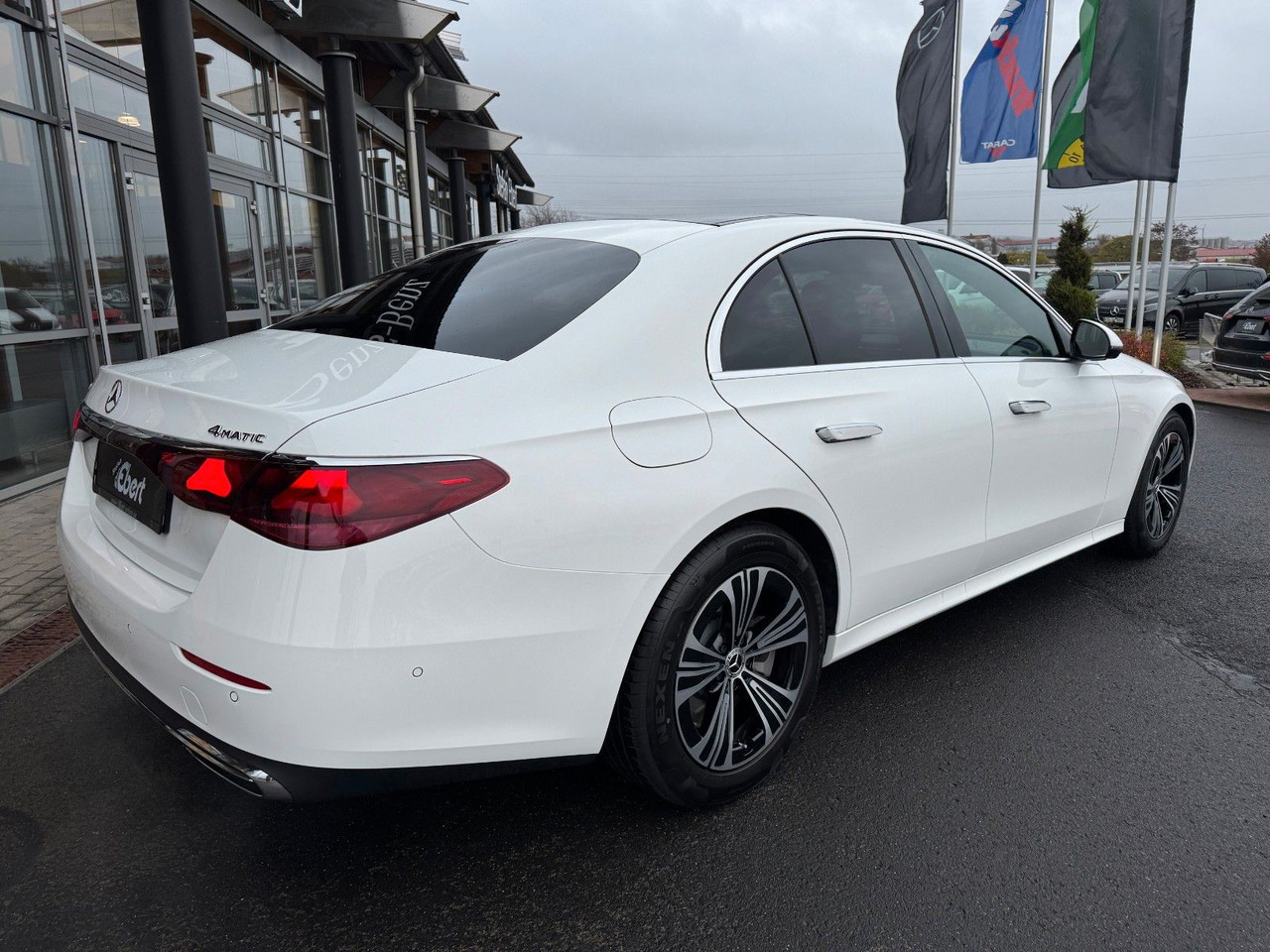 Mercedes-Benz E 450 4M Avantgarde+Pano+DistrPro+Digital+360 - Limousine: das Bild 5 Mercedes-Benz E 450 4M Avantgarde+Pano+DistrPro+Digital+360 - Limousine: das Bild 5