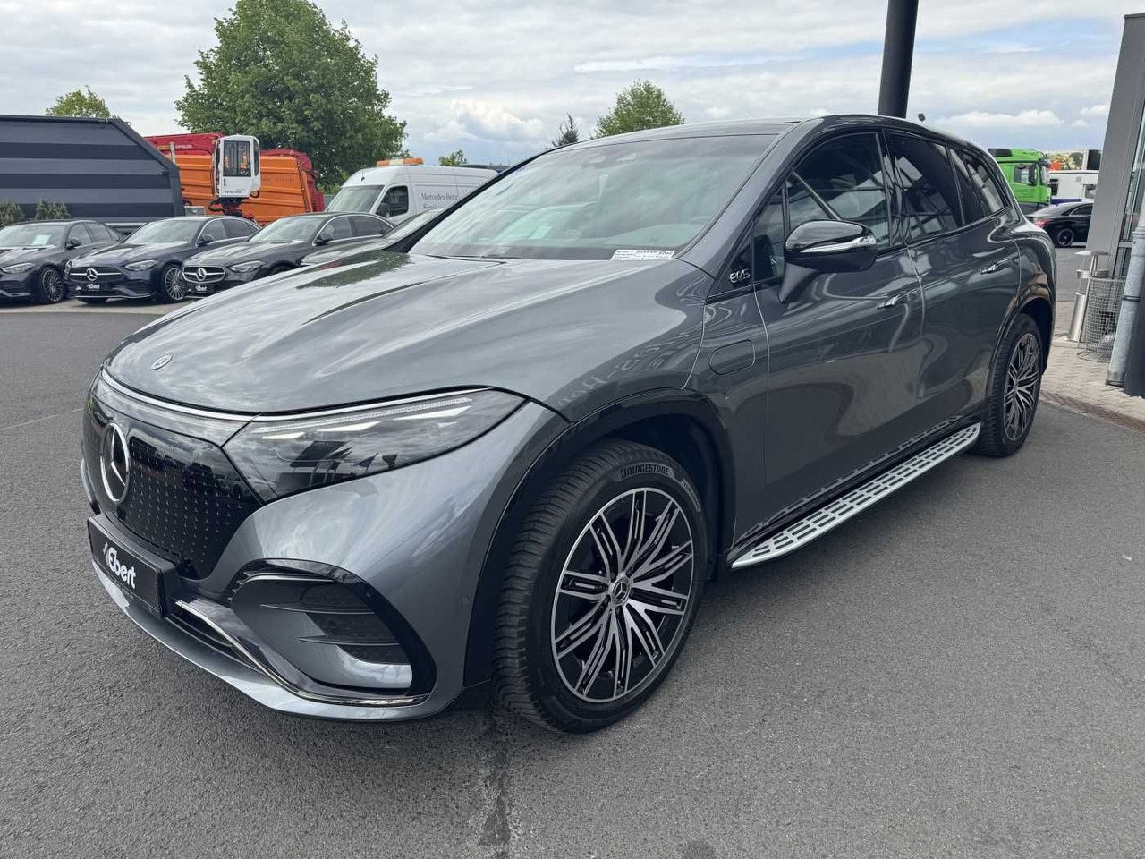 Mercedes-Benz EQS SUV 450 4M AMG+Pano+Distr+Offroad+HUD+360 - SUV/ Geländewagen: das Bild 2 Mercedes-Benz EQS SUV 450 4M AMG+Pano+Distr+Offroad+HUD+360 - SUV/ Geländewagen: das Bild 2