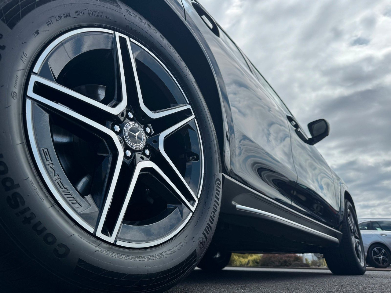 Mercedes-Benz GLE 350de 4M AMG+Pano+AHK+Burm+Distr++HUD+360+ - SUV/ Geländewagen: das Bild 5 Mercedes-Benz GLE 350de 4M AMG+Pano+AHK+Burm+Distr++HUD+360+ - SUV/ Geländewagen: das Bild 5