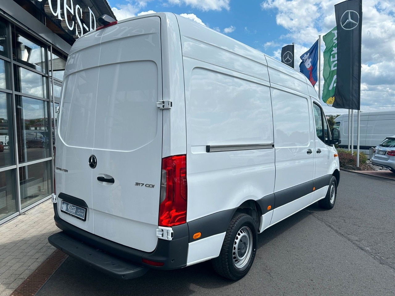 Mercedes-Benz Sprinter 317 CDI 3665 Klima 360 SHZ Tempomat - Kastenwagen: das Bild 4 Mercedes-Benz Sprinter 317 CDI 3665 Klima 360 SHZ Tempomat - Kastenwagen: das Bild 4
