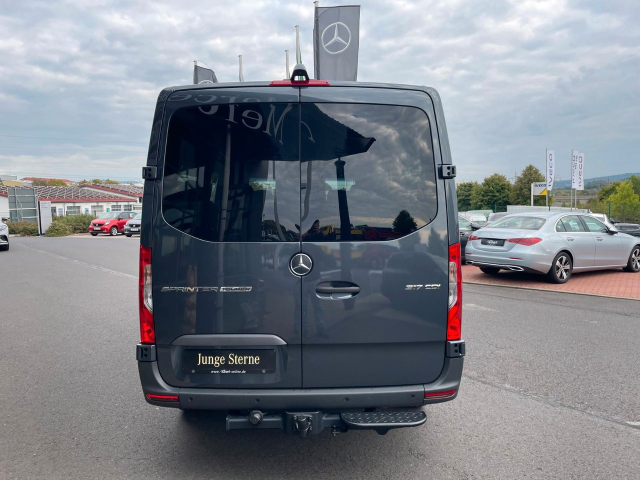 Mercedes-Benz Sprinter 317 CDI Tourer 3665 9G Kamera AHK3,5to - Personentransporter: das Bild 4 Mercedes-Benz Sprinter 317 CDI Tourer 3665 9G Kamera AHK3,5to - Personentransporter: das Bild 4