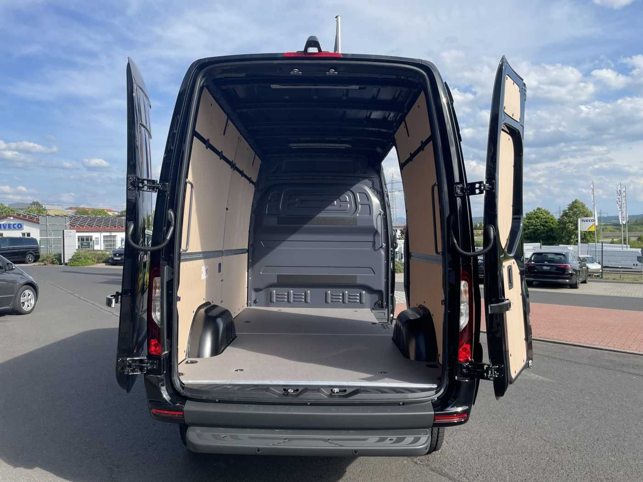 Kastenwagen Mercedes-Benz Sprinter 319 CDI 4x4 3665 Klima Kamera MBUX LED: das Bild 7