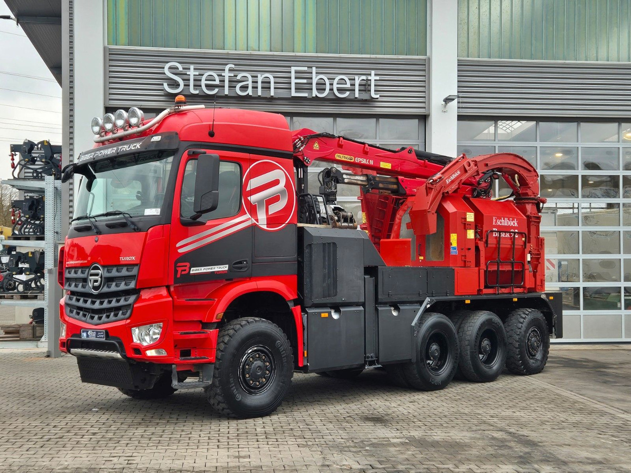 Mercedes-Benz TUROX 8x8 Eschlböck Biber 92 Holzhacker / 1.512h - Autokran: das Bild 2 Mercedes-Benz TUROX 8x8 Eschlböck Biber 92 Holzhacker / 1.512h - Autokran: das Bild 2