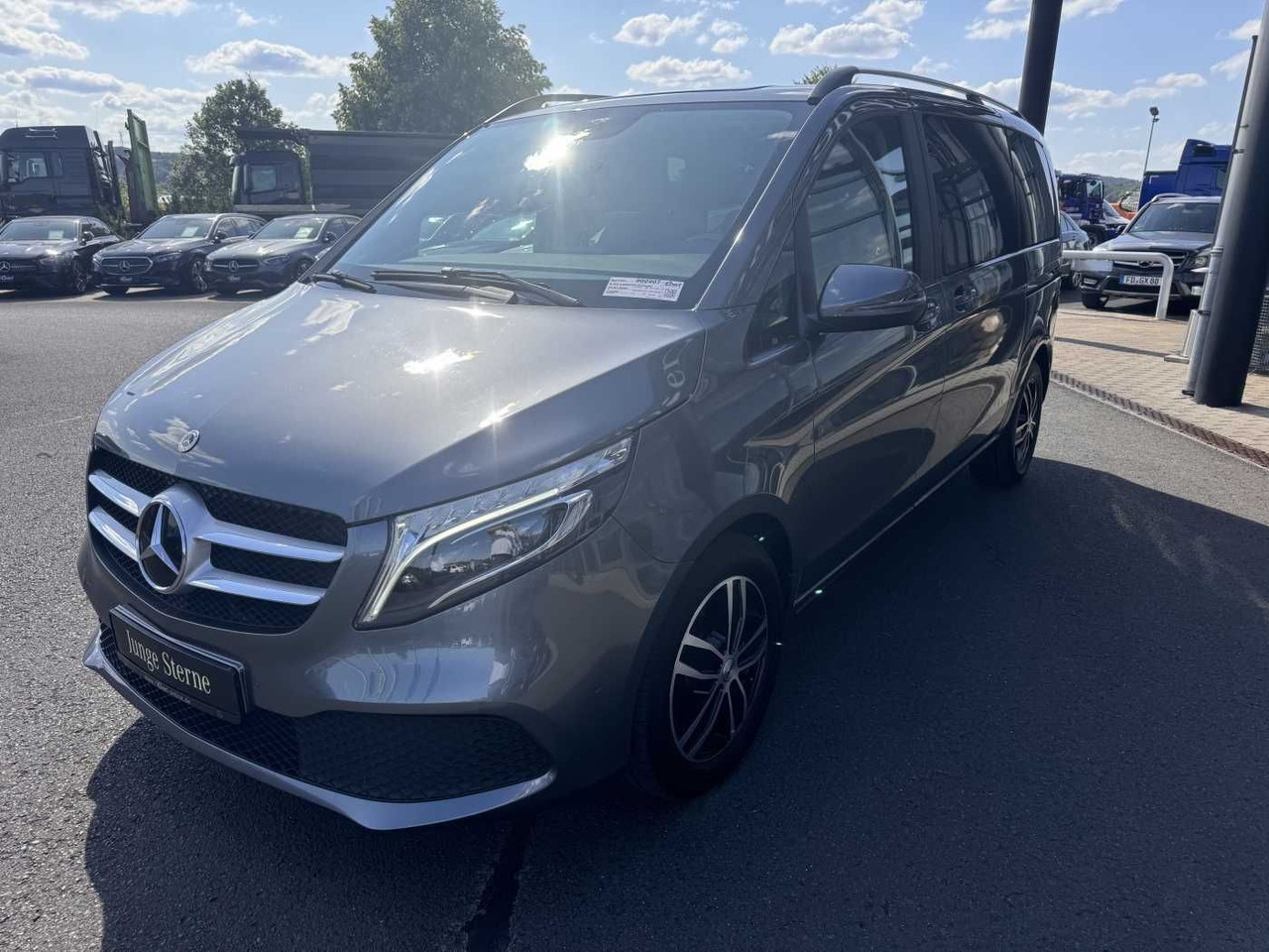 Mercedes-Benz V 220 d EDITION Liege-Paket AHK2,5 LED DAB MBUX - PKW: das Bild 3 Mercedes-Benz V 220 d EDITION Liege-Paket AHK2,5 LED DAB MBUX - PKW: das Bild 3