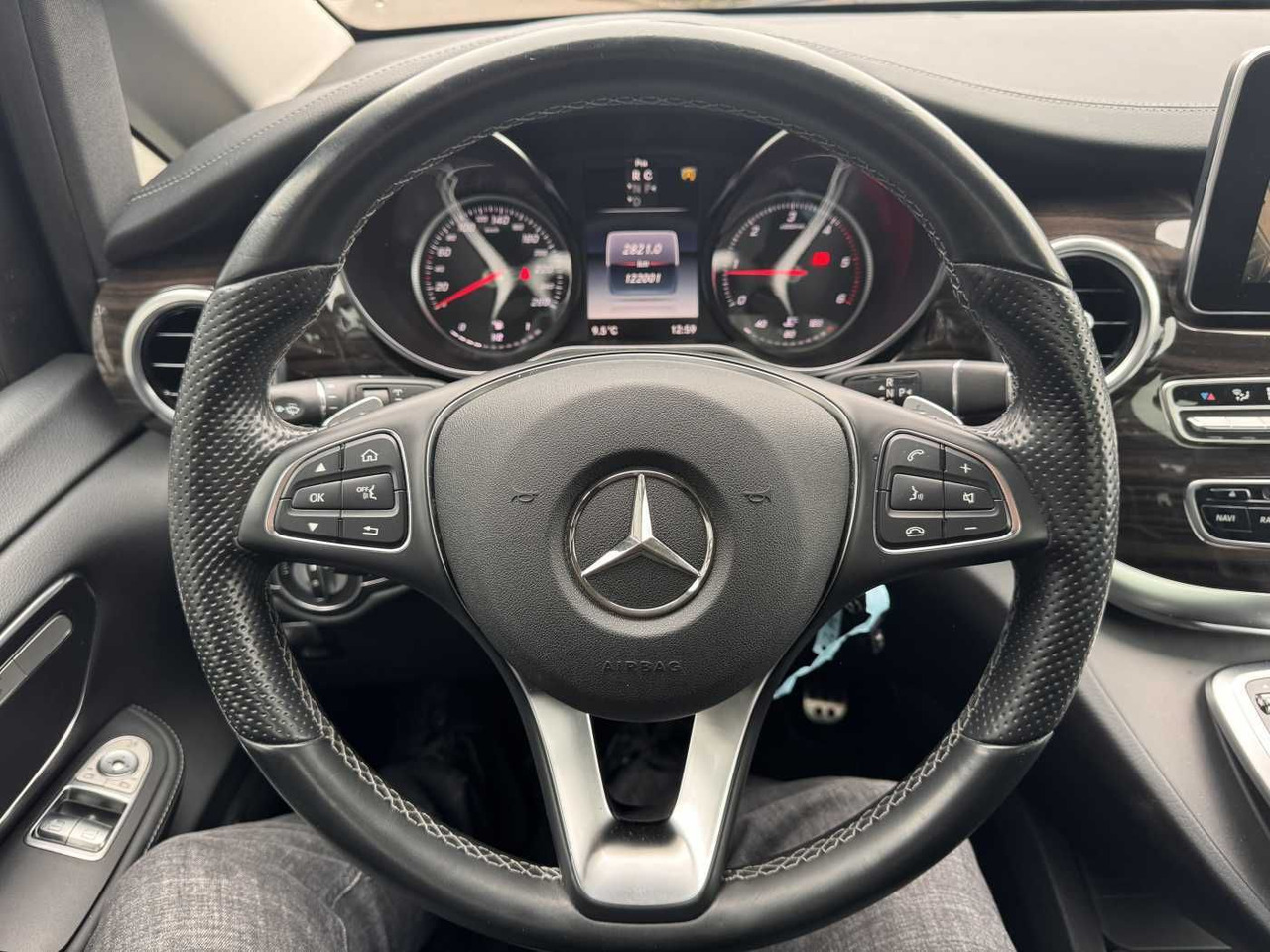 Mercedes-Benz V 250 d AVA ED 4MATIC Panorama Tisch 360 Sound – Finanzierungsleasing Mercedes-Benz V 250 d AVA ED 4MATIC Panorama Tisch 360 Sound: das Bild 13