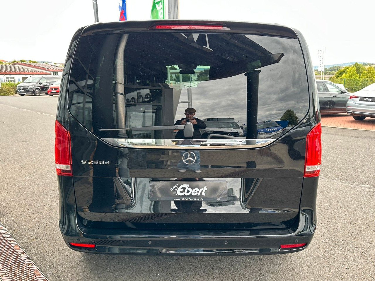 Mercedes-Benz V 250 d EDITION AMG Kompakt ILS elektr Türen - Kombi: das Bild 5 Mercedes-Benz V 250 d EDITION AMG Kompakt ILS elektr Türen - Kombi: das Bild 5