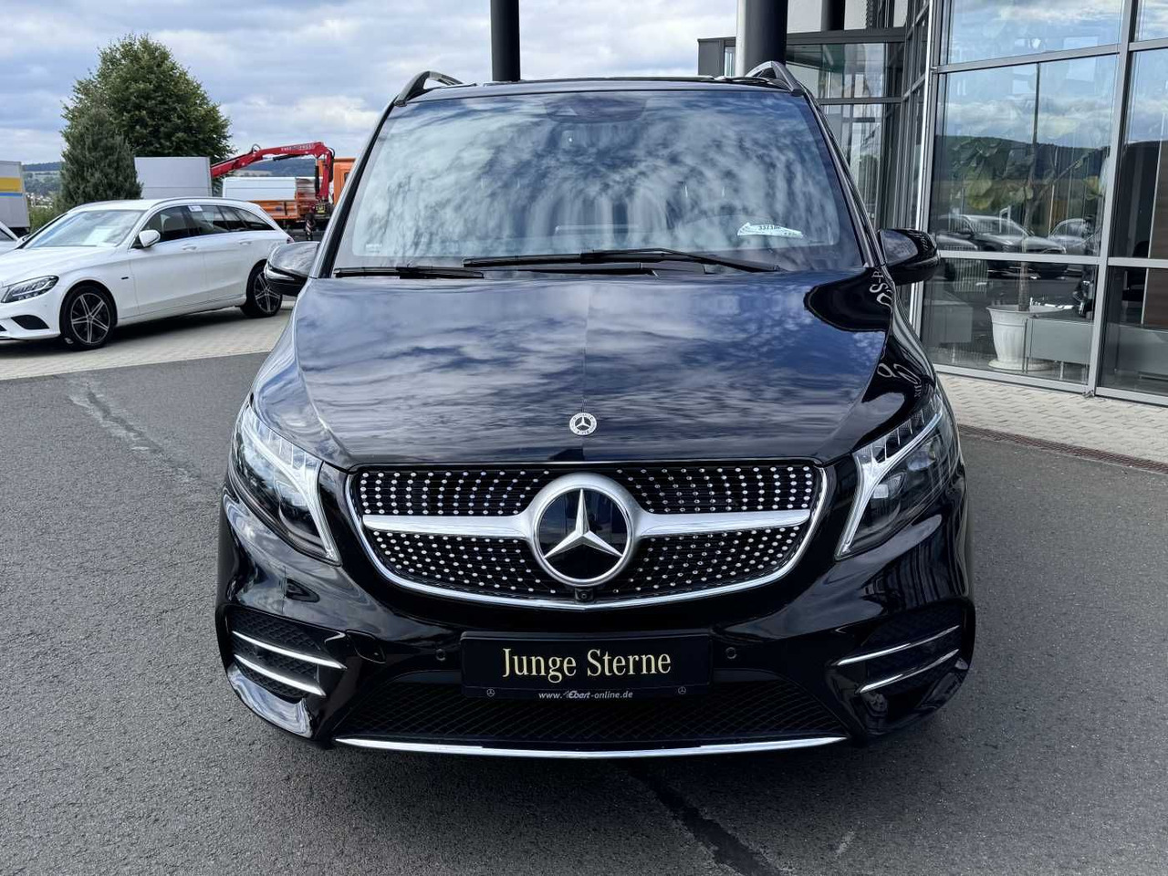 Mercedes-Benz V 300 d AVA AMG 4MATIC AIRMATIC Sitzklima el Tür - PKW: das Bild 2 Mercedes-Benz V 300 d AVA AMG 4MATIC AIRMATIC Sitzklima el Tür - PKW: das Bild 2