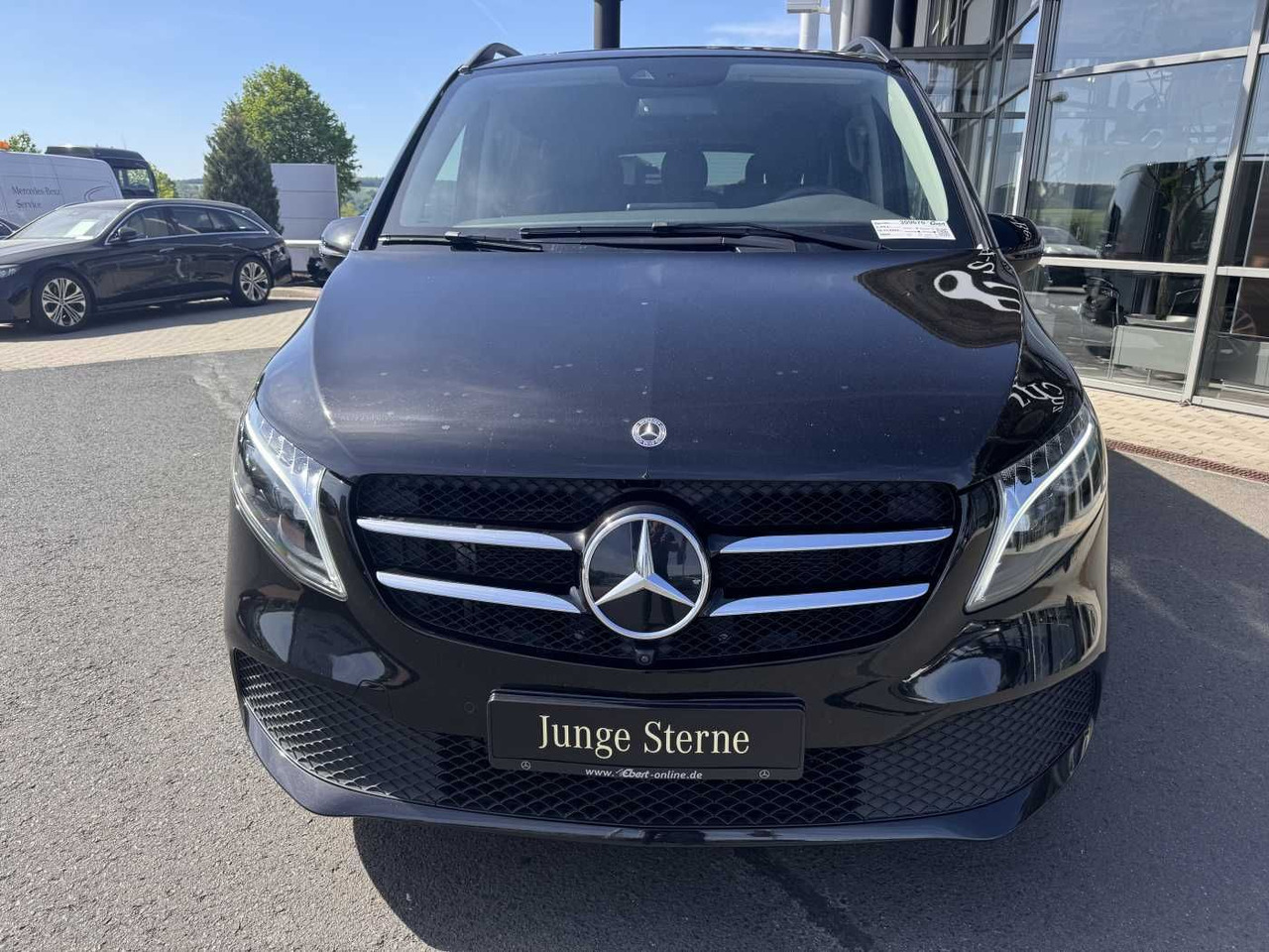 Mercedes-Benz V 300 d AVA Extralang AIRMATIC Standheiz 360Kam - PKW: das Bild 2 Mercedes-Benz V 300 d AVA Extralang AIRMATIC Standheiz 360Kam - PKW: das Bild 2
