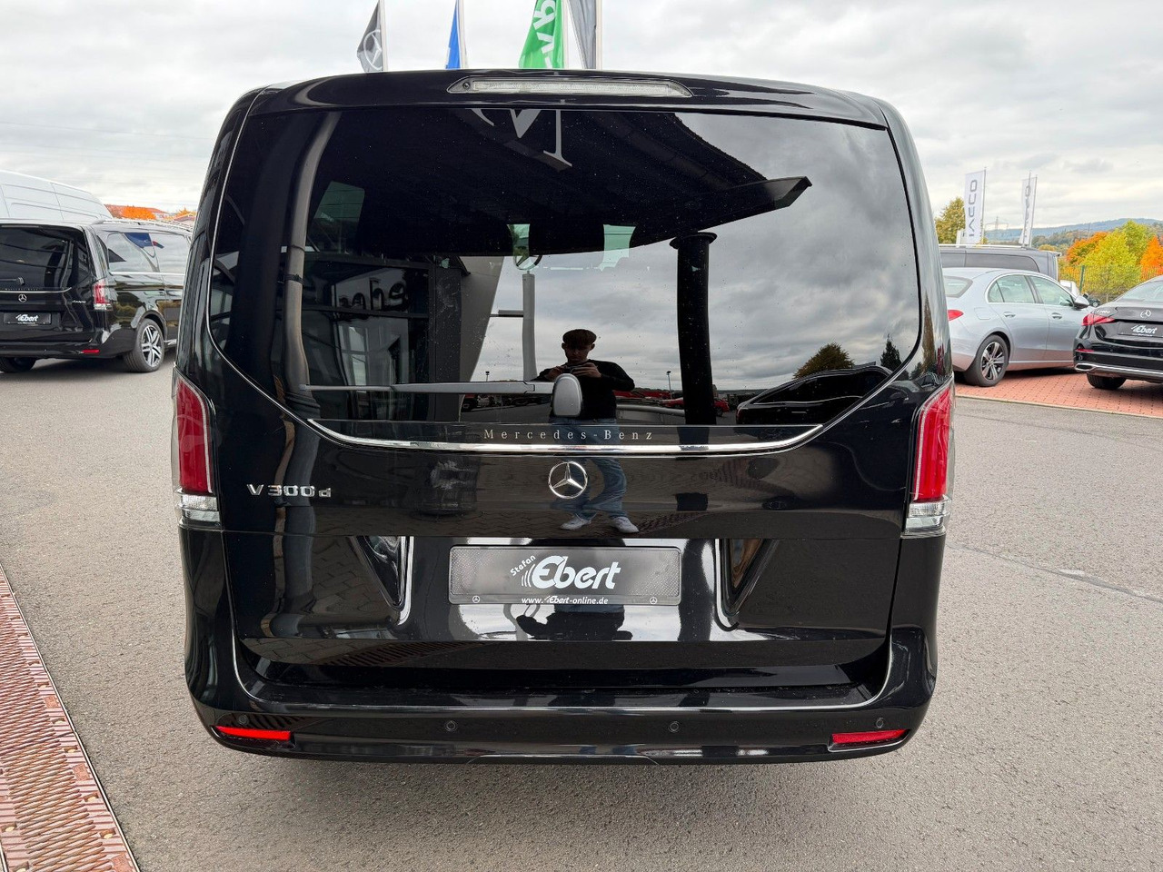 Mercedes-Benz V 300 d AVANTGARDE Extralang 360Kamera Standh - Kombi: das Bild 5 Mercedes-Benz V 300 d AVANTGARDE Extralang 360Kamera Standh - Kombi: das Bild 5