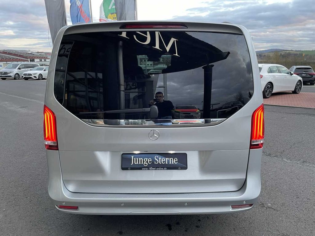 Mercedes-Benz V 300 d EXCLUSIVE ED AMG Panorama AHK2,5 DISTRON Mercedes-Benz V 300 d EXCLUSIVE ED AMG Panorama AHK2,5 DISTRON - Kleinbus, Personentransporter: das Bild 4 Mercedes-Benz V 300 d EXCLUSIVE ED AMG Panorama AHK2,5 DISTRON Mercedes-Benz V 300 d EXCLUSIVE ED AMG Panorama AHK2,5 DISTRON - Kleinbus, Personentransporter: das Bild 4