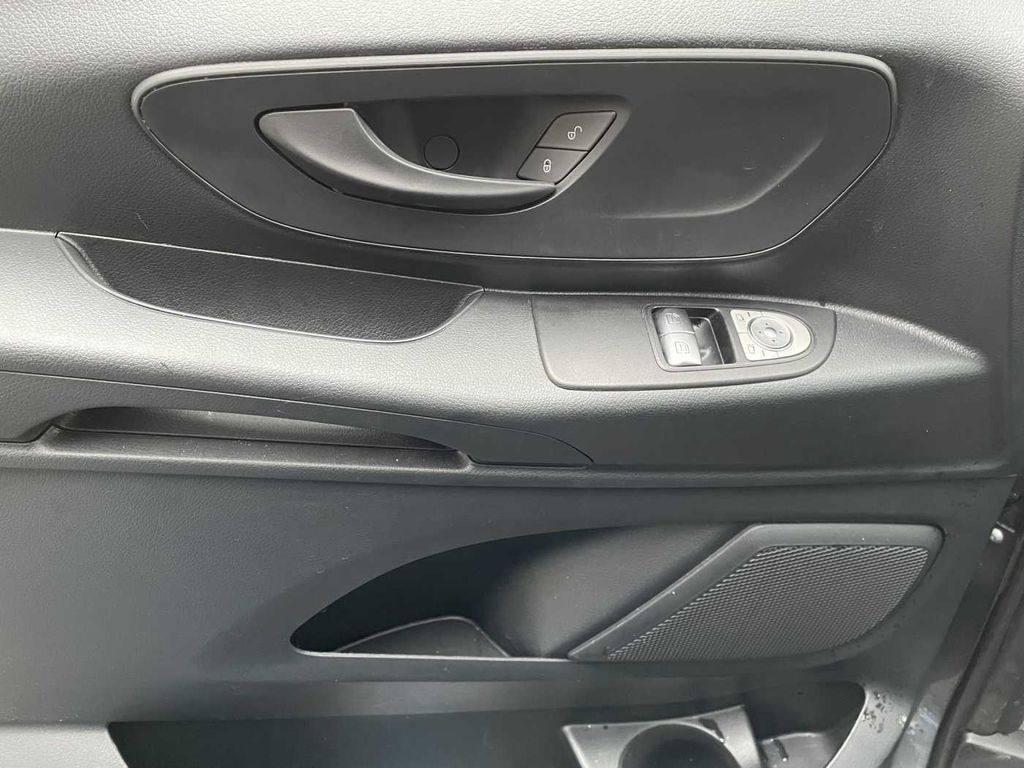 Kastenwagen Mercedes-Benz Vito 114 CDI 3200 Klima Kamera AHK Navi Tempomat: das Bild 11