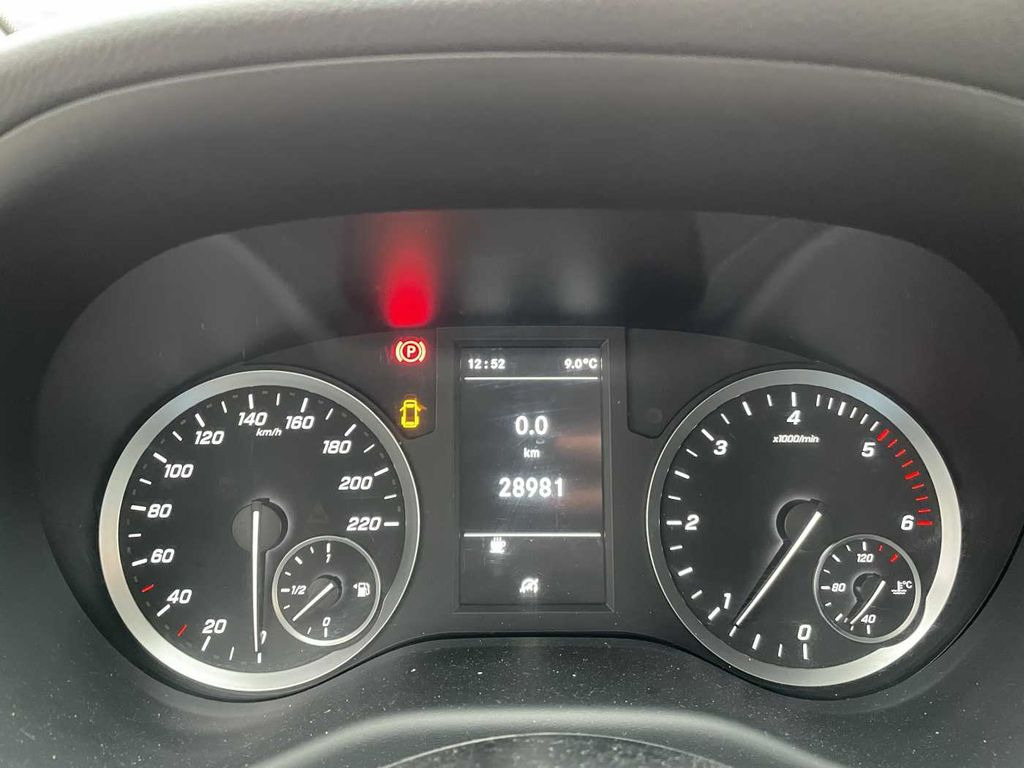 Kastenwagen Mercedes-Benz Vito 114 CDI 3200 Klima Kamera AHK Navi Tempomat: das Bild 14