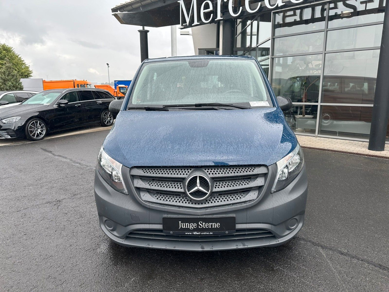 Mercedes-Benz Vito 119 CDI Tourer 3200 Klima AHK Tempomat - Personentransporter: das Bild 2 Mercedes-Benz Vito 119 CDI Tourer 3200 Klima AHK Tempomat - Personentransporter: das Bild 2