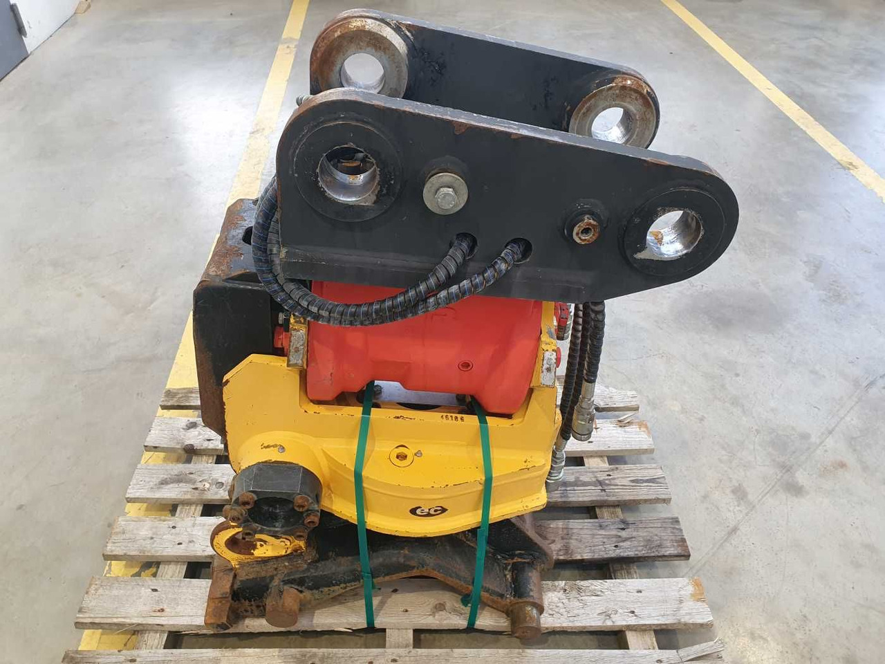 Rädlinger Schwenkrotator CAT M318 / CW 40 / 2016 - Tiltrotator: das Bild 4 Rädlinger Schwenkrotator CAT M318 / CW 40 / 2016 - Tiltrotator: das Bild 4
