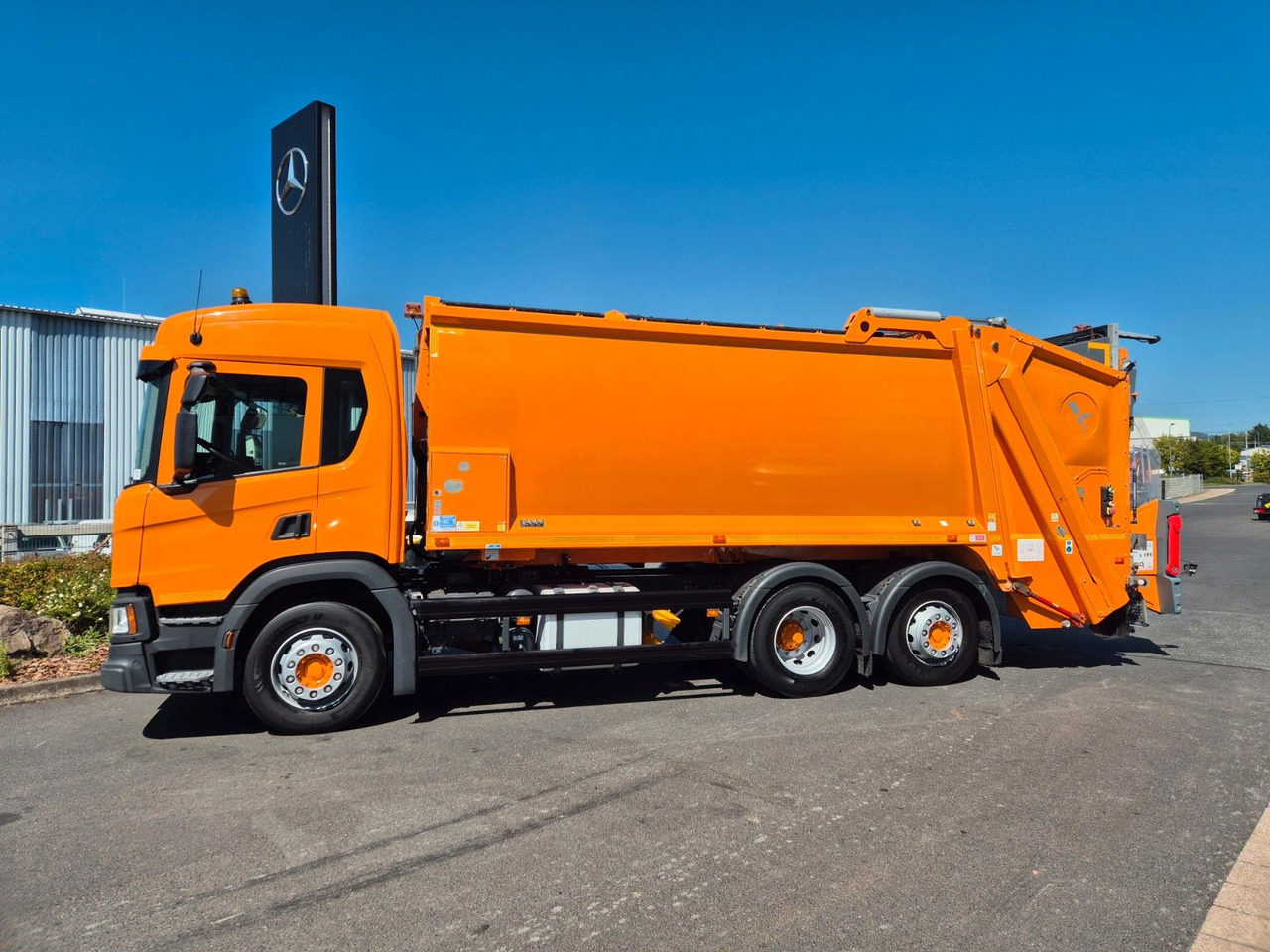 Scania P 320 B6x2*4NA Olympus 21 W ASF Hecklader - Müllwagen: das Bild 4 Scania P 320 B6x2*4NA Olympus 21 W ASF Hecklader - Müllwagen: das Bild 4