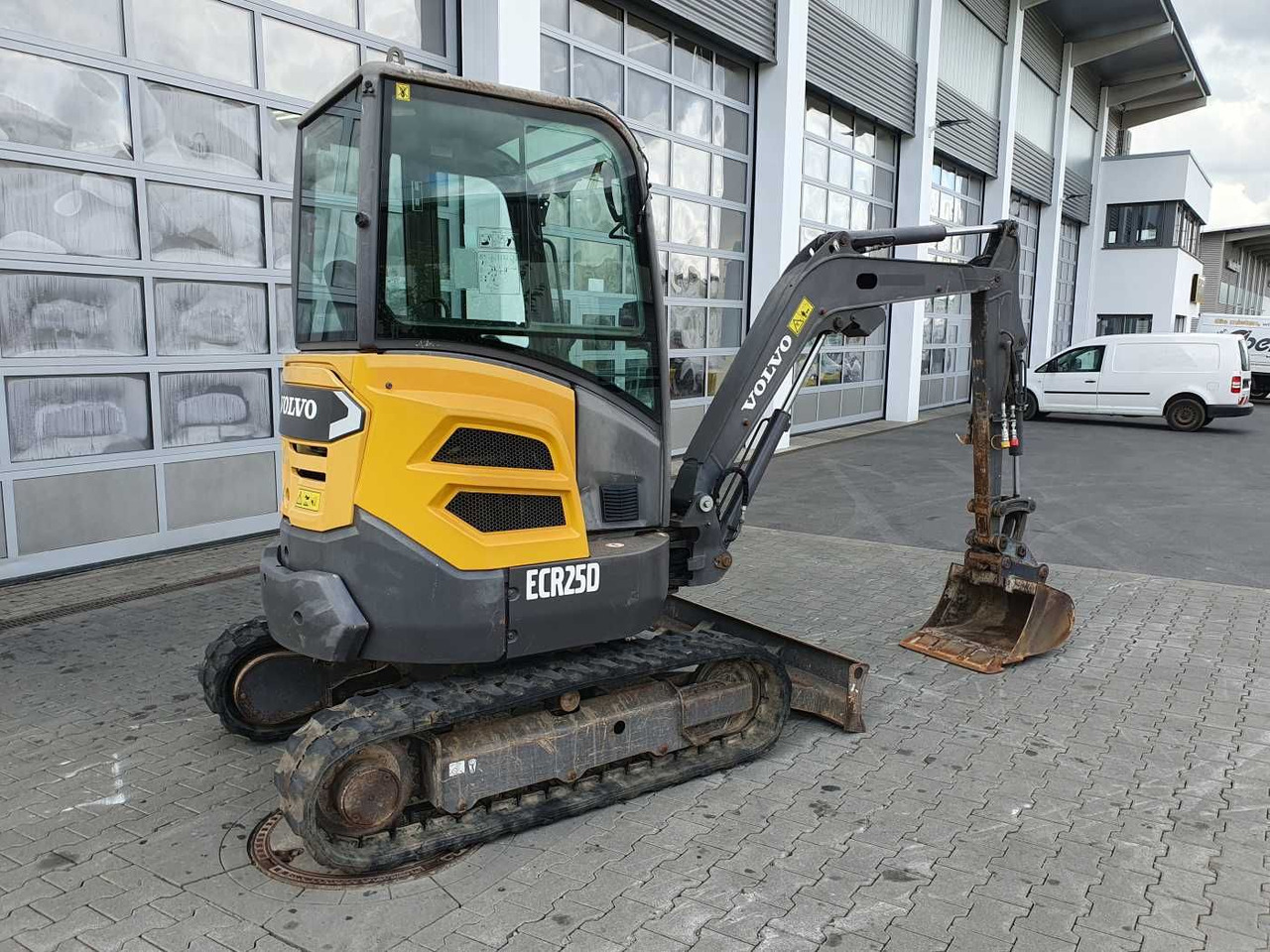 Volvo ECR25D / nur 2.974h! / 1x Tieflöffel / 2016 - Minibagger: das Bild 4 Volvo ECR25D / nur 2.974h! / 1x Tieflöffel / 2016 - Minibagger: das Bild 4