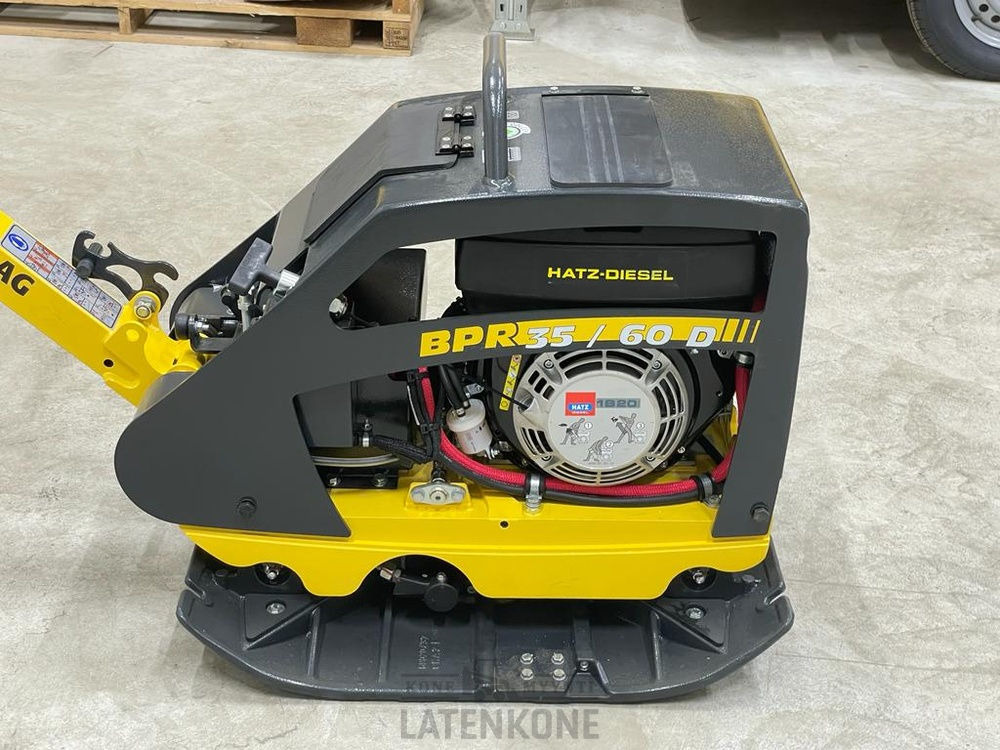 Rüttelplatte Bomag BPR35/60DE tärylätkä renkailla: das Bild 18