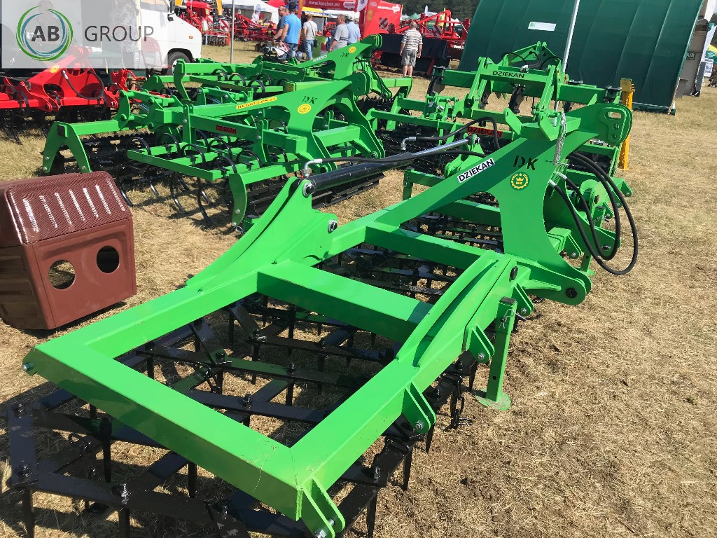 Dziekan hydraulic folding meadow harrow WUKA 5m 5C20H - Wiesenschleppe: das Bild 4 Dziekan hydraulic folding meadow harrow WUKA 5m 5C20H - Wiesenschleppe: das Bild 4