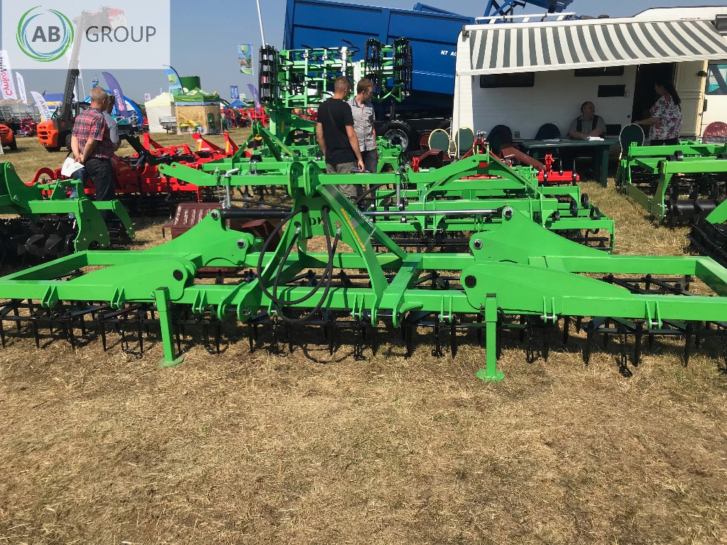 Dziekan hydraulic folding meadow harrow WUKA 5m 5C20H - Wiesenschleppe: das Bild 3 Dziekan hydraulic folding meadow harrow WUKA 5m 5C20H - Wiesenschleppe: das Bild 3