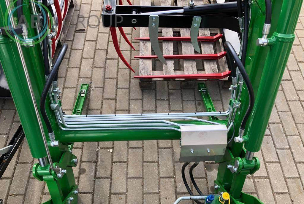 Hydrometal front loader AT-10 - Frontlader für Traktor: das Bild 5 Hydrometal front loader AT-10 - Frontlader für Traktor: das Bild 5