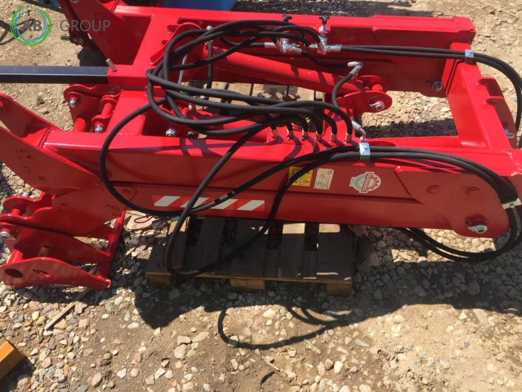 Pomarol front and rear mounted loader - Frontlader für Traktor: das Bild 4 Pomarol front and rear mounted loader - Frontlader für Traktor: das Bild 4