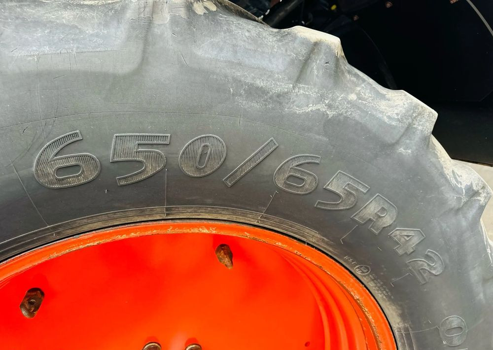 Traktor Claas Axion 810: das Bild 12