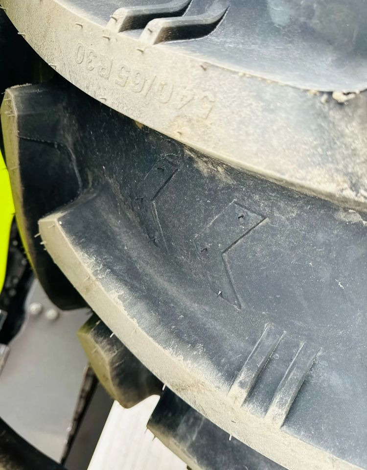 Traktor Claas Axion 810: das Bild 14