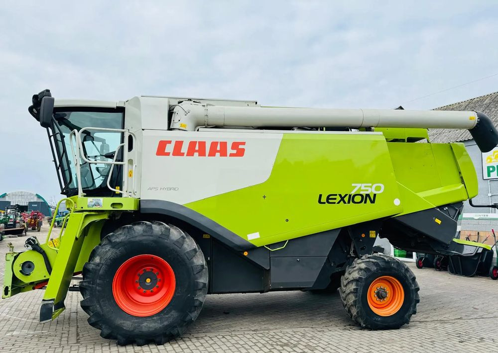 Claas LEXION 750 APS HYBRID - Mähdrescher: das Bild 1 Claas LEXION 750 APS HYBRID - Mähdrescher: das Bild 1