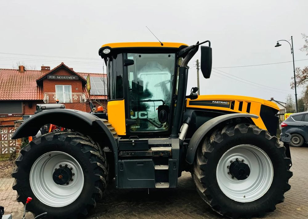 JCB FASTRAC 4220 - Traktor: das Bild 5 JCB FASTRAC 4220 - Traktor: das Bild 5