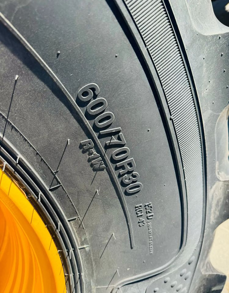 JCB Fastrac 4220 - Traktor: das Bild 5 JCB Fastrac 4220 - Traktor: das Bild 5