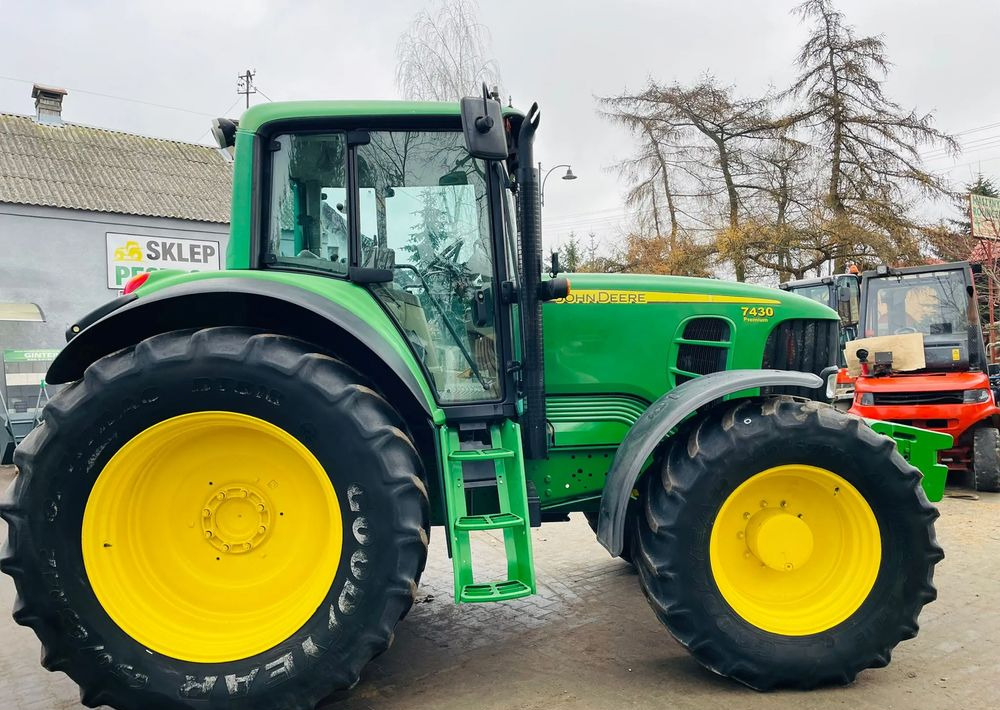 John Deere 7430 - Traktor: das Bild 5 John Deere 7430 - Traktor: das Bild 5