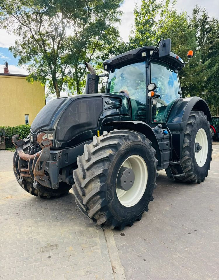 Valtra S233 - Traktor: das Bild 2 Valtra S233 - Traktor: das Bild 2