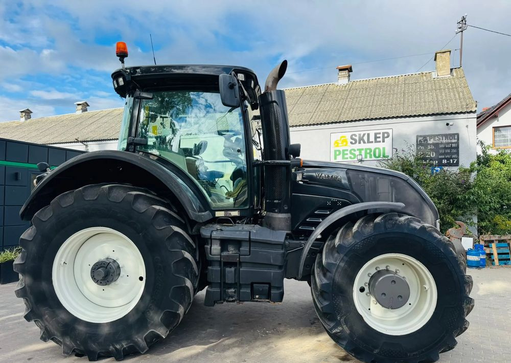 Valtra S233 - Traktor: das Bild 3 Valtra S233 - Traktor: das Bild 3