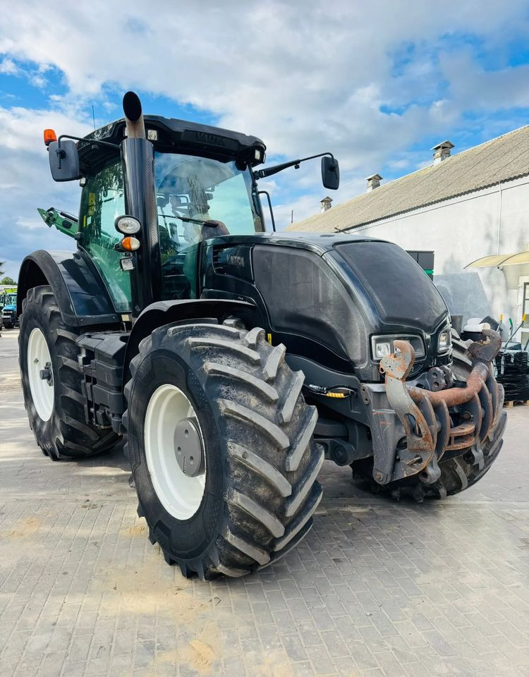 Valtra S233 - Traktor: das Bild 1 Valtra S233 - Traktor: das Bild 1