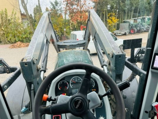 Valtra T174 - Traktor: das Bild 4 Valtra T174 - Traktor: das Bild 4